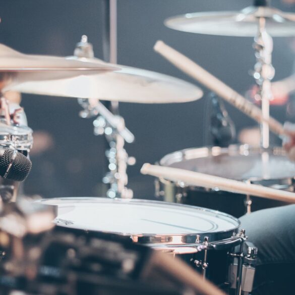 tilt shift photo of acoustic drum set